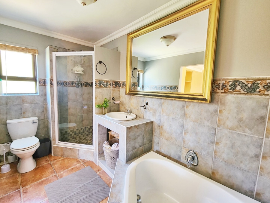 4 Bedroom Property for Sale in Cola Beach Western Cape